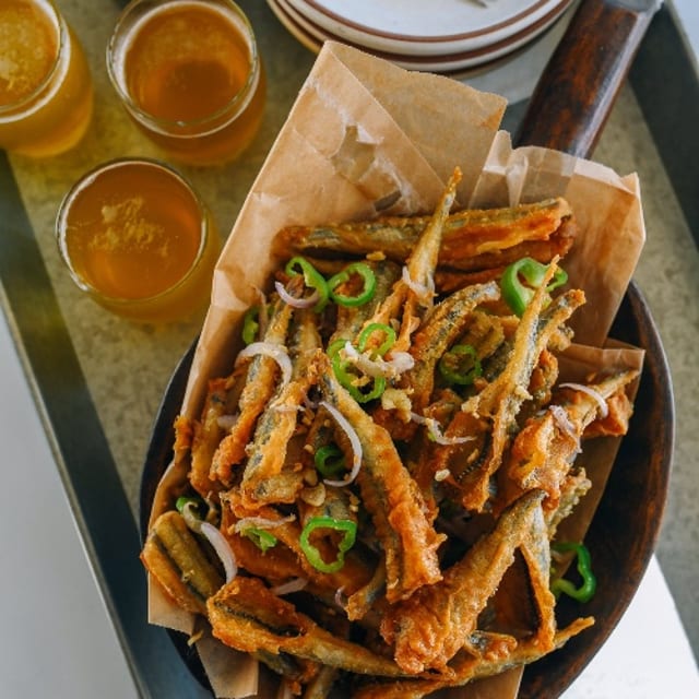 P07. Spicy Salt & Pepper Smelt Party Tray 🌶️.