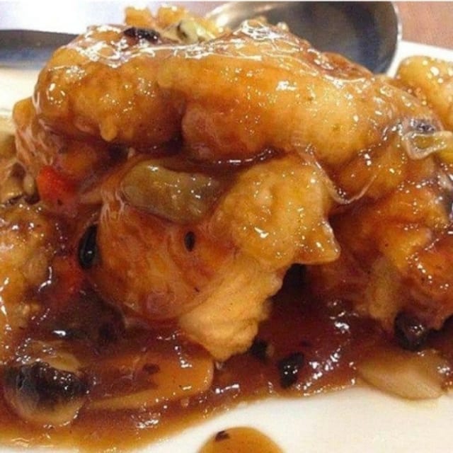 P06. Fish Fillet in Garlic Sauce Party Tray.