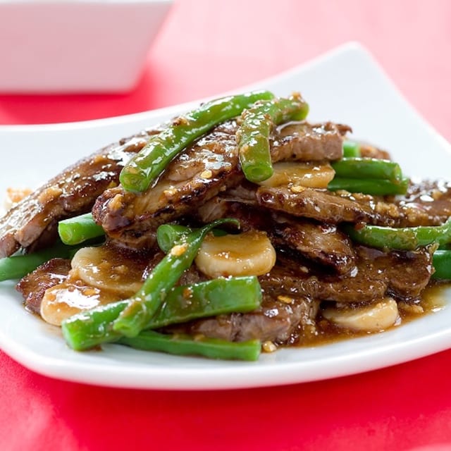 123. Beef with Peapods & Water Chestnuts.