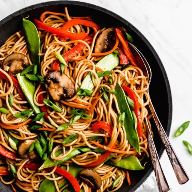 175. Vegetable Lo Mien.